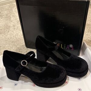 dELiA*s Black Platform Mary Jane Shoes